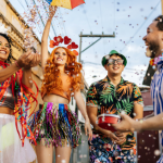 Leonardo Rocha de Almeida Abreu mostra como o Mardi Gras define a alma de Nova Orleans.