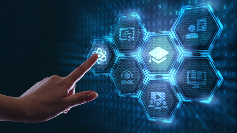 Gustavo Morceli analisa por que a tecnologia educacional vai além do equipamento e exige intencionalidade para gerar sentido pedagógico real.