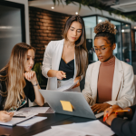 Descubra como Victor Boris Santos Maciel orienta empresas familiares a profissionalizar seus processos sem perder a essência da família.