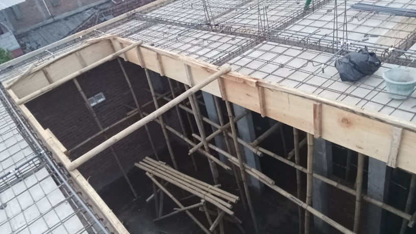 Valderci Malagosini Machado explica como reduzir desperdício em lajes treliçadas com projeto e conferência de obra, aliando precisão técnica e economia no canteiro.