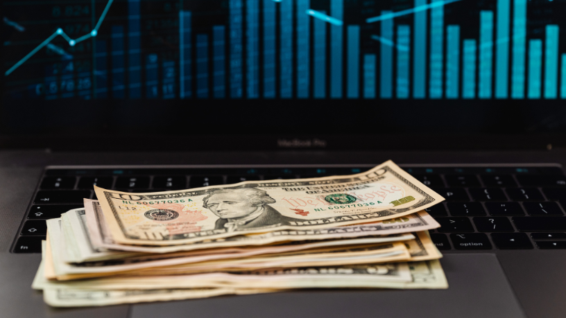 Felipe Rassi apresenta insights essenciais sobre a importância da cessão de crédito para investidores em NPLs.