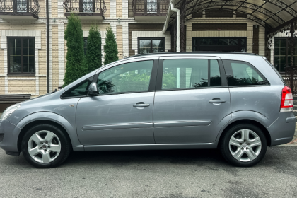 Felipe Schroeder dos Anjos explica os pontos essenciais a conferir antes de comprar um carro usado.